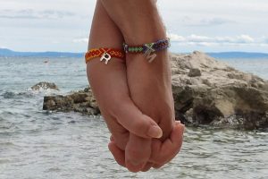 Poletna gležnjica ob morju