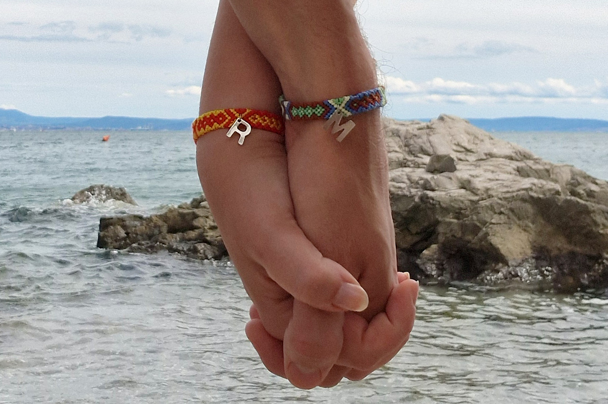 Poletna gležnjica ob morju